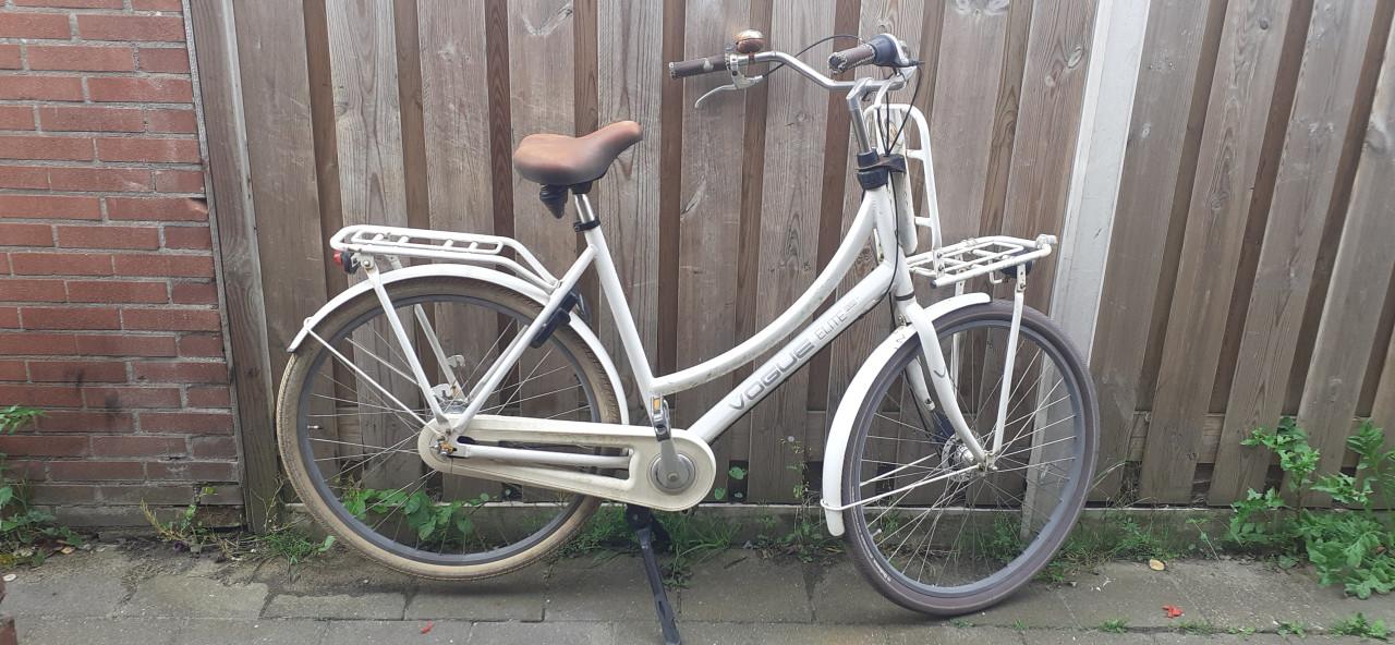 3 x Mooie Oma-fiets witte transportfiets..!  & diverse OMA-fietsen