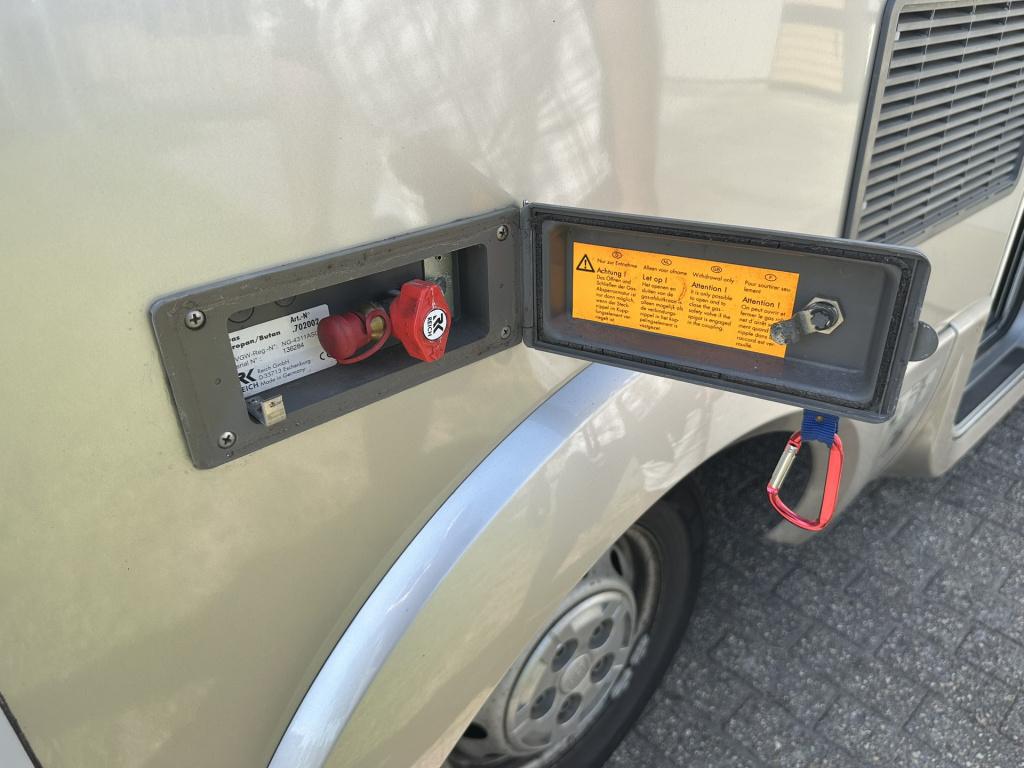 Hymer Onbekend t 654 sl gold editie - inclusief stalling dit seizoen -zater