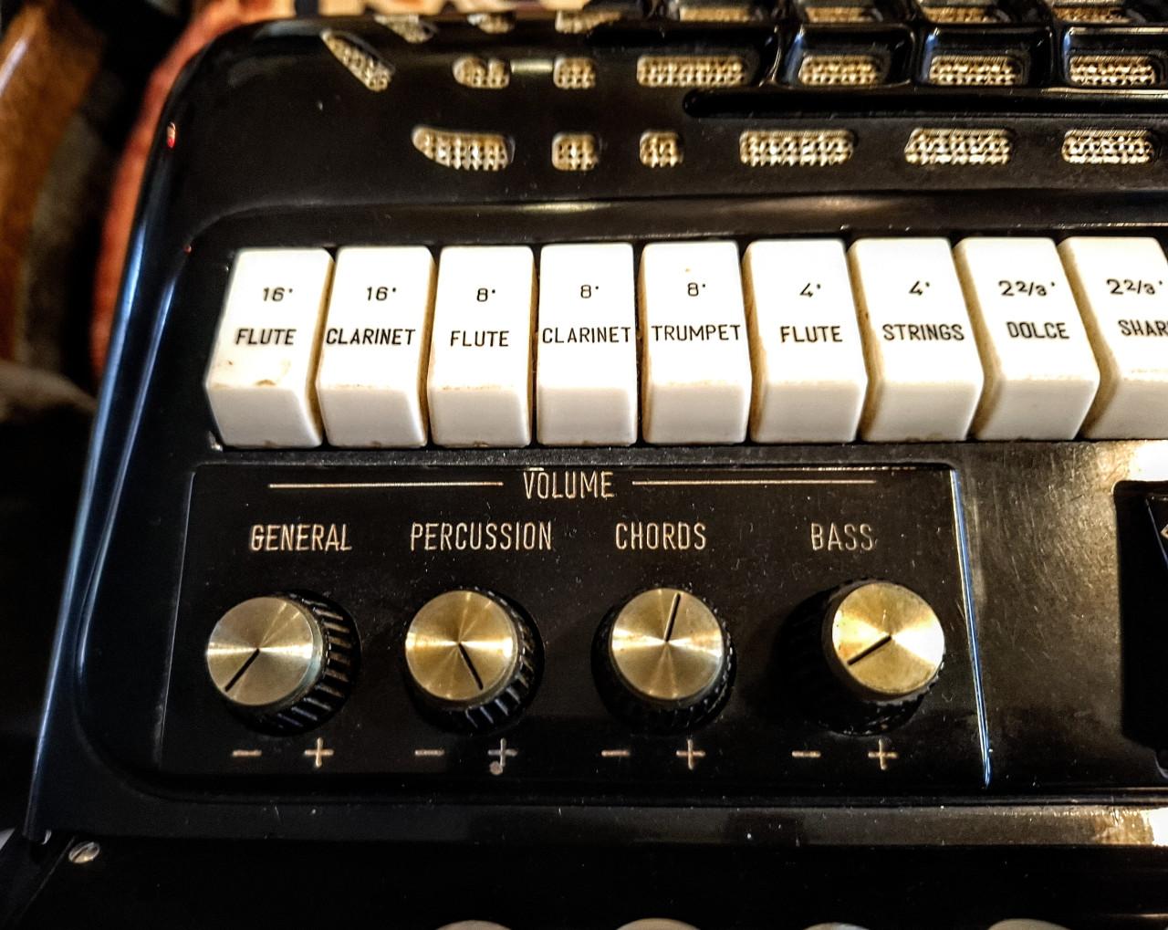 Akordeon/accordion/fisarmonica/ Akkordeon