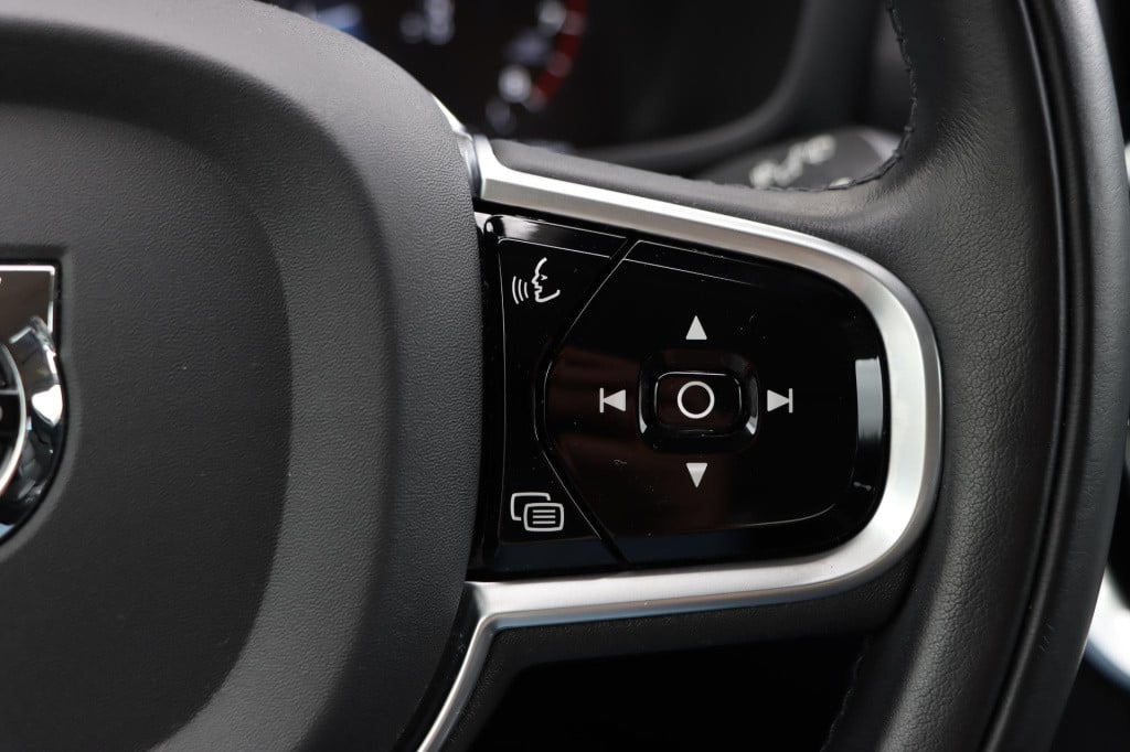 Volvo V60 2.0 t5 momentum 250pk
