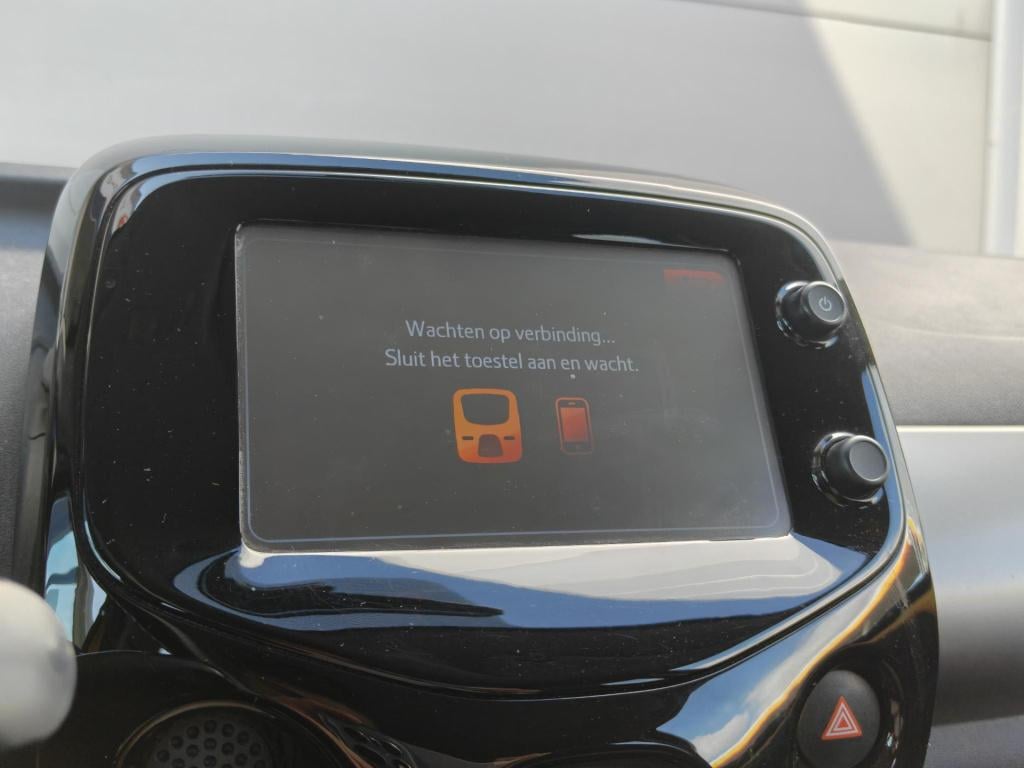 Peugeot 108 1.0 e-vti allure carplay/camera/cruise/airco/nette auto!
