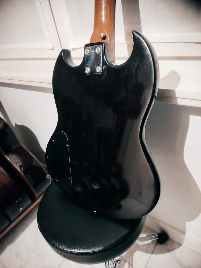 Stevige Aria gitaar voor kenners.