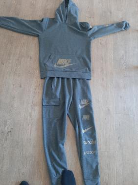 Te koop nike training pak