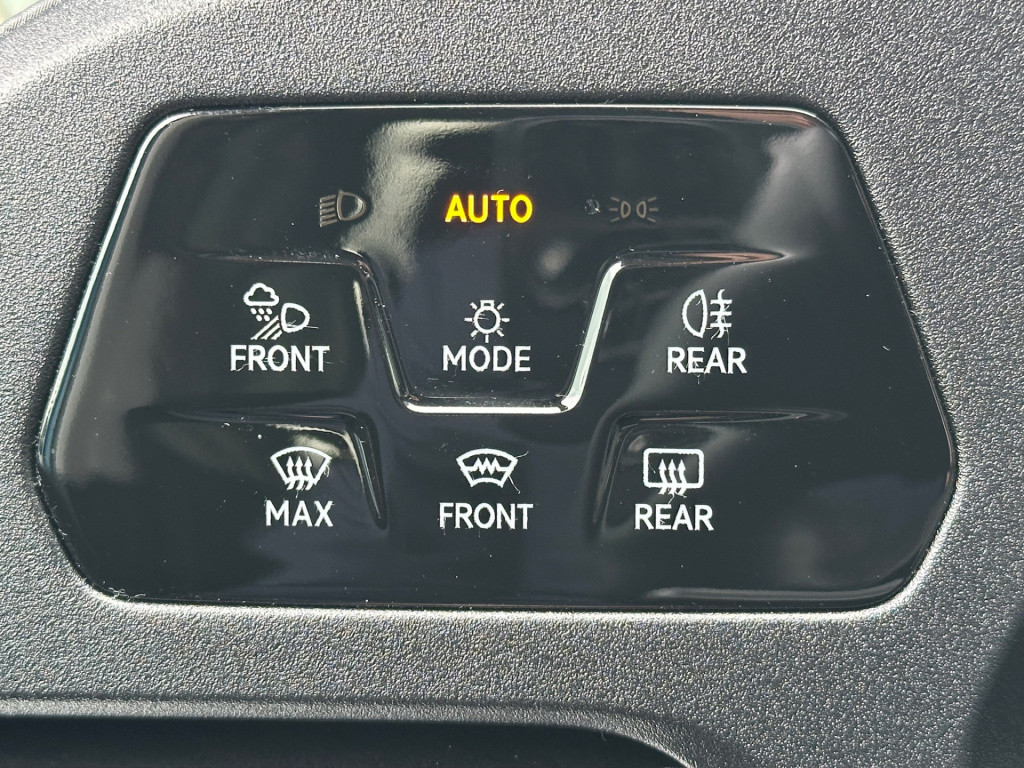 Volkswagen Caddy 1.5 tsi dsg life 5-persoons | led | camera | navi | rijkla