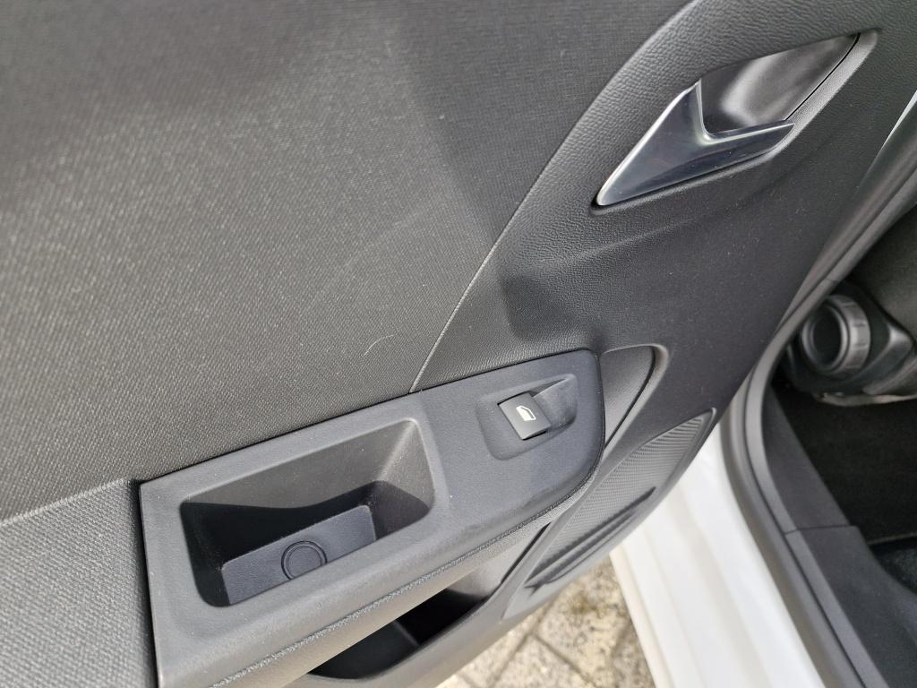 Opel Corsa 1.2 gs line turbo 101 pk | multimedia pakket | licht- en zicht p