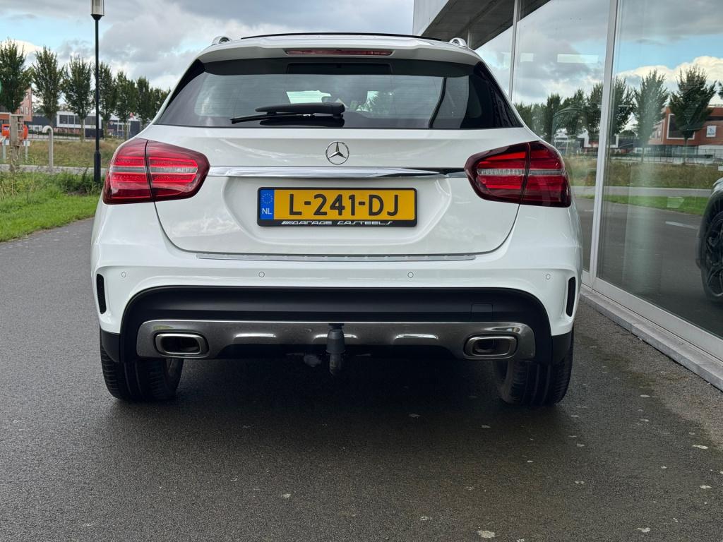 Mercedes-Benz Gla-klasse 200 amg line automaat , panoramaschuifdak , trekha