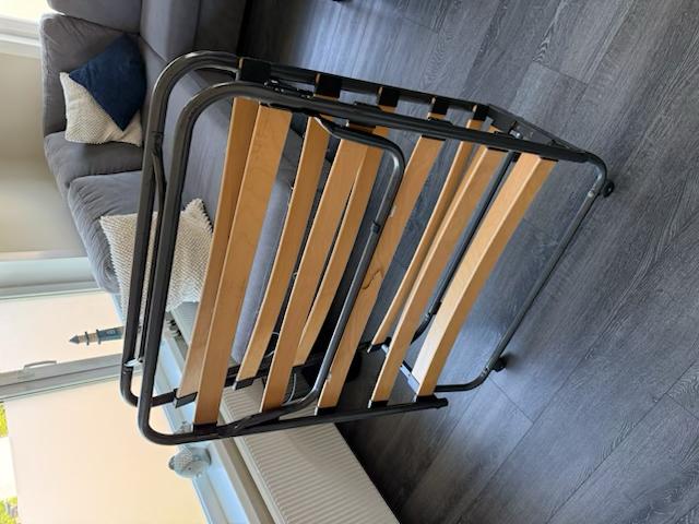 Opklapbaar logeerbed 90x200 met lattenbodem