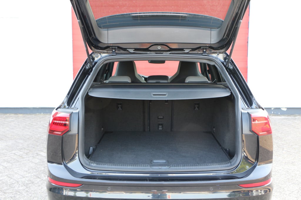 Volkswagen Golf variant 1.5 etsi 150pk r-line black style | panodak | harma
