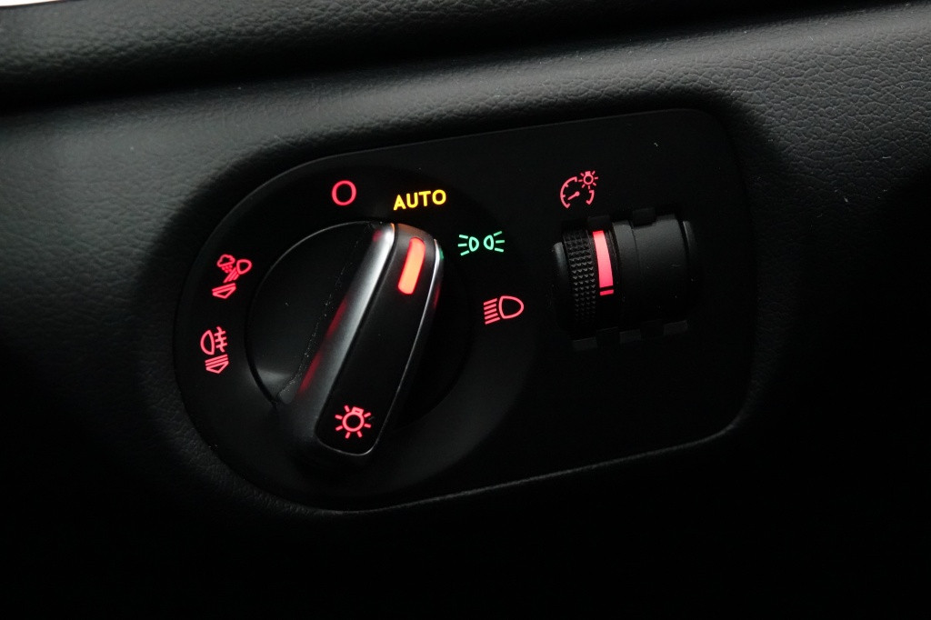 Audi Q3 s-line | drive select | bose | pdc |