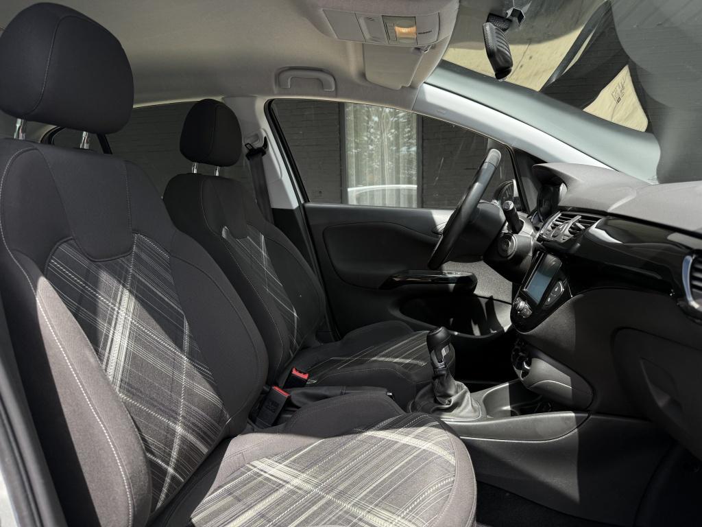 Opel Corsa 1.2 black editie