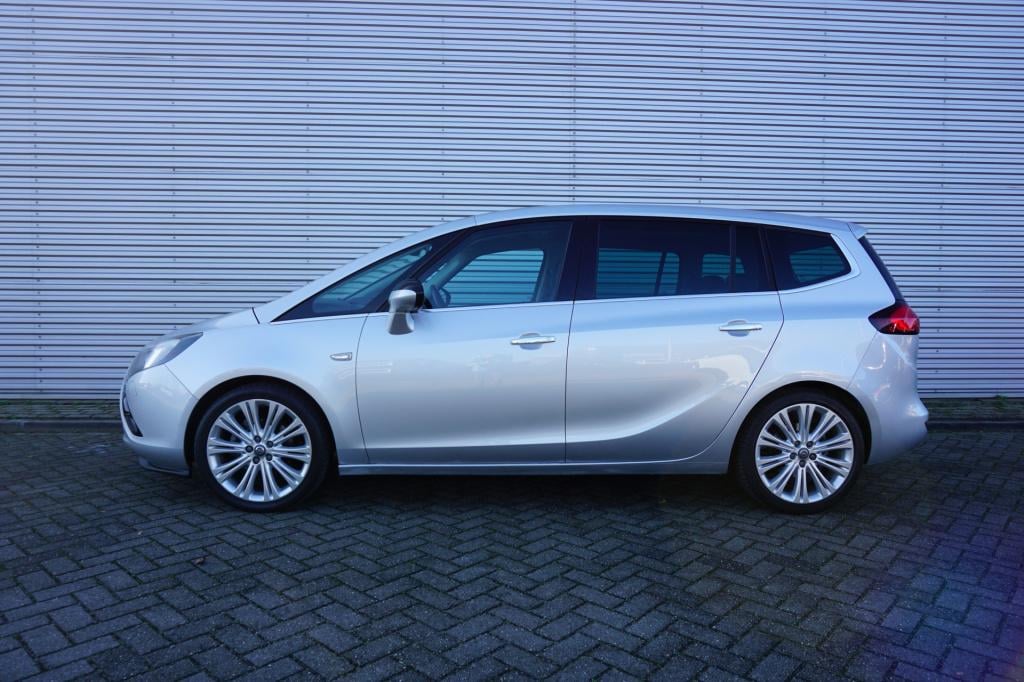 Opel Zafira tourer 1.4 cosmo 7persoons - airco / navi / cruise / pano / par