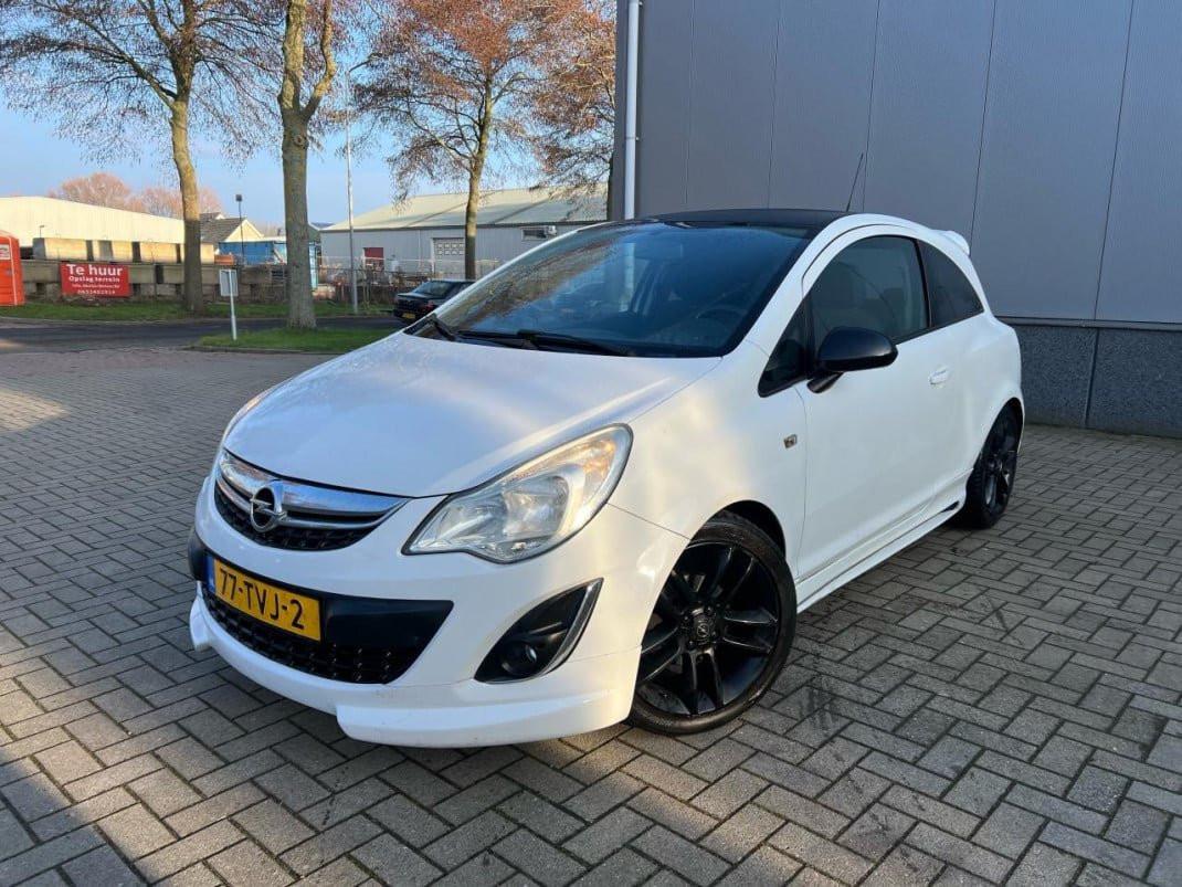 Opel Corsa 1.4-16V Black On White Vol Jaar Apk