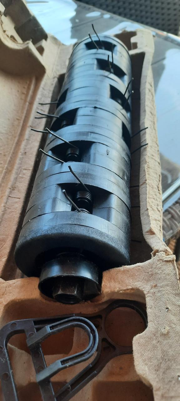 Verticuteermachine met extra rol.
