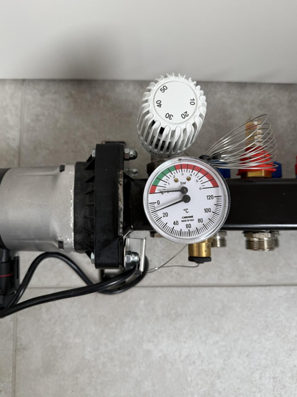 Grundfos ALPHA2 circulatiepomp inclusief verdeler