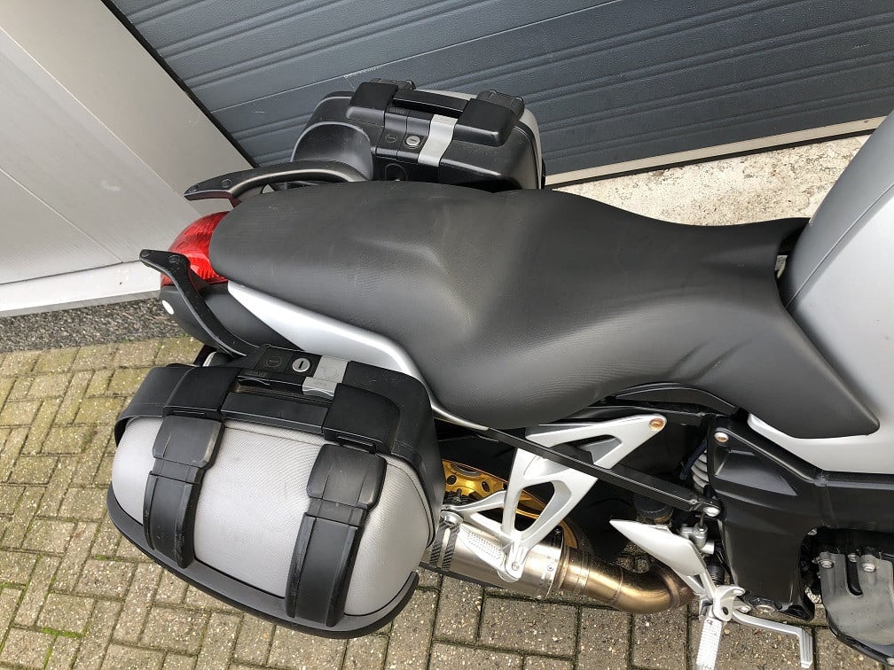 Frisse BMW K1200R met slechts 43 dkm, kofferset, nieuw model ABS, €3995.-