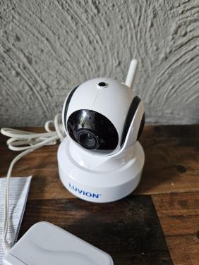 Luvion babyfoon met camera en monitor terugspreekfunctie