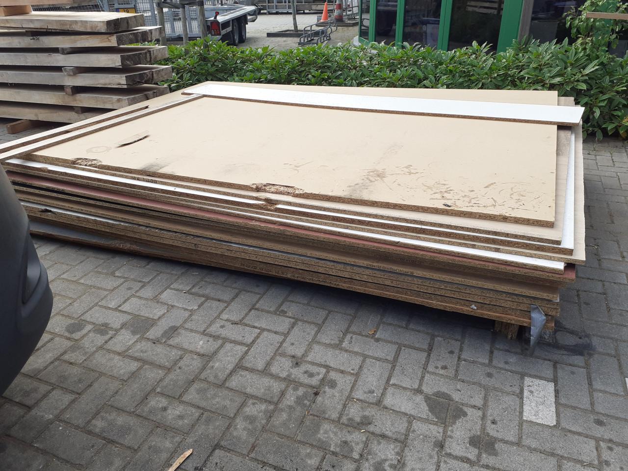 Gratis partij grote dikke platen 2 x 3 meter GRATIS