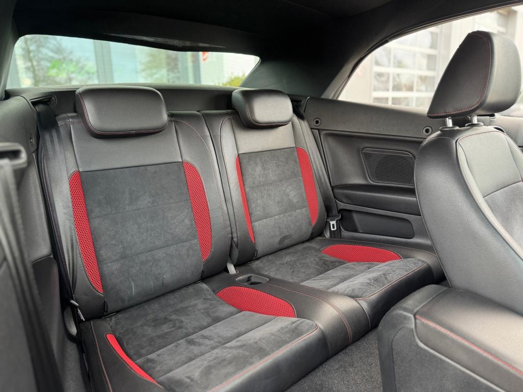 Volkswagen Golf cabriolet 1.2 tsi * stoelverwarming * clima * pdc 2x * wind