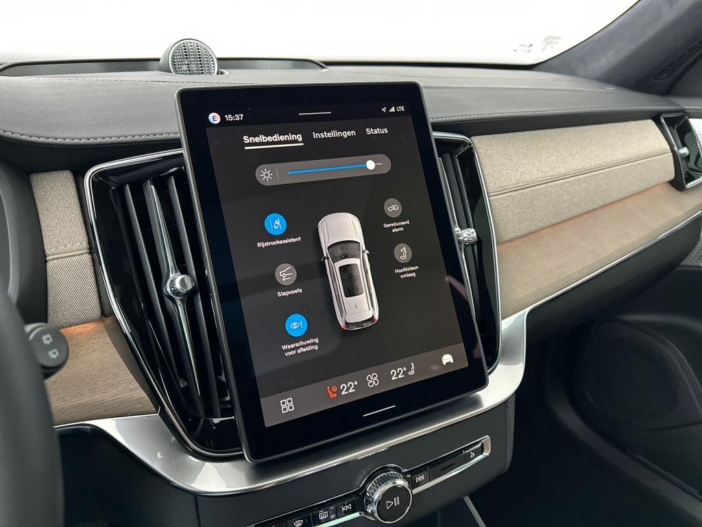 Volvo XC90 ultra bright recharge plug-in hybrid awd