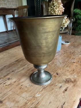 Brocante metalen vaas