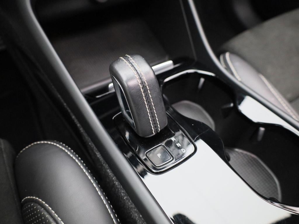 Volvo XC40 recharge p8 awd | automaat | panoramadak | apple carplay / andro