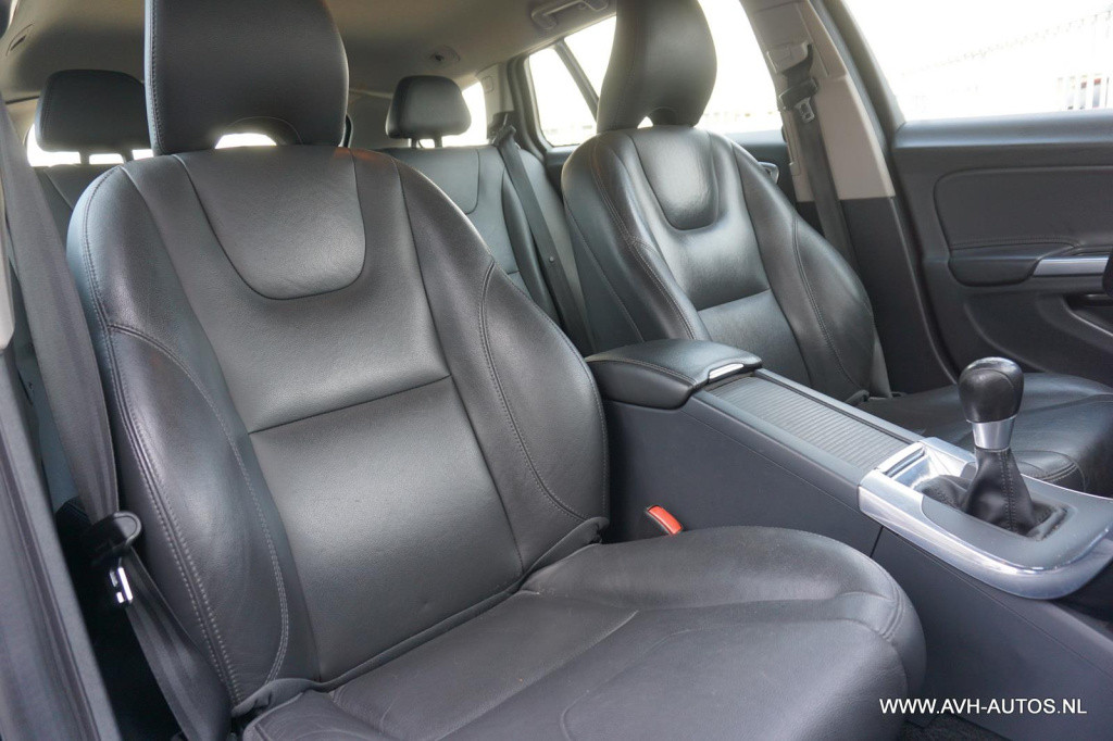 Volvo V60 1.6 d2 r-design