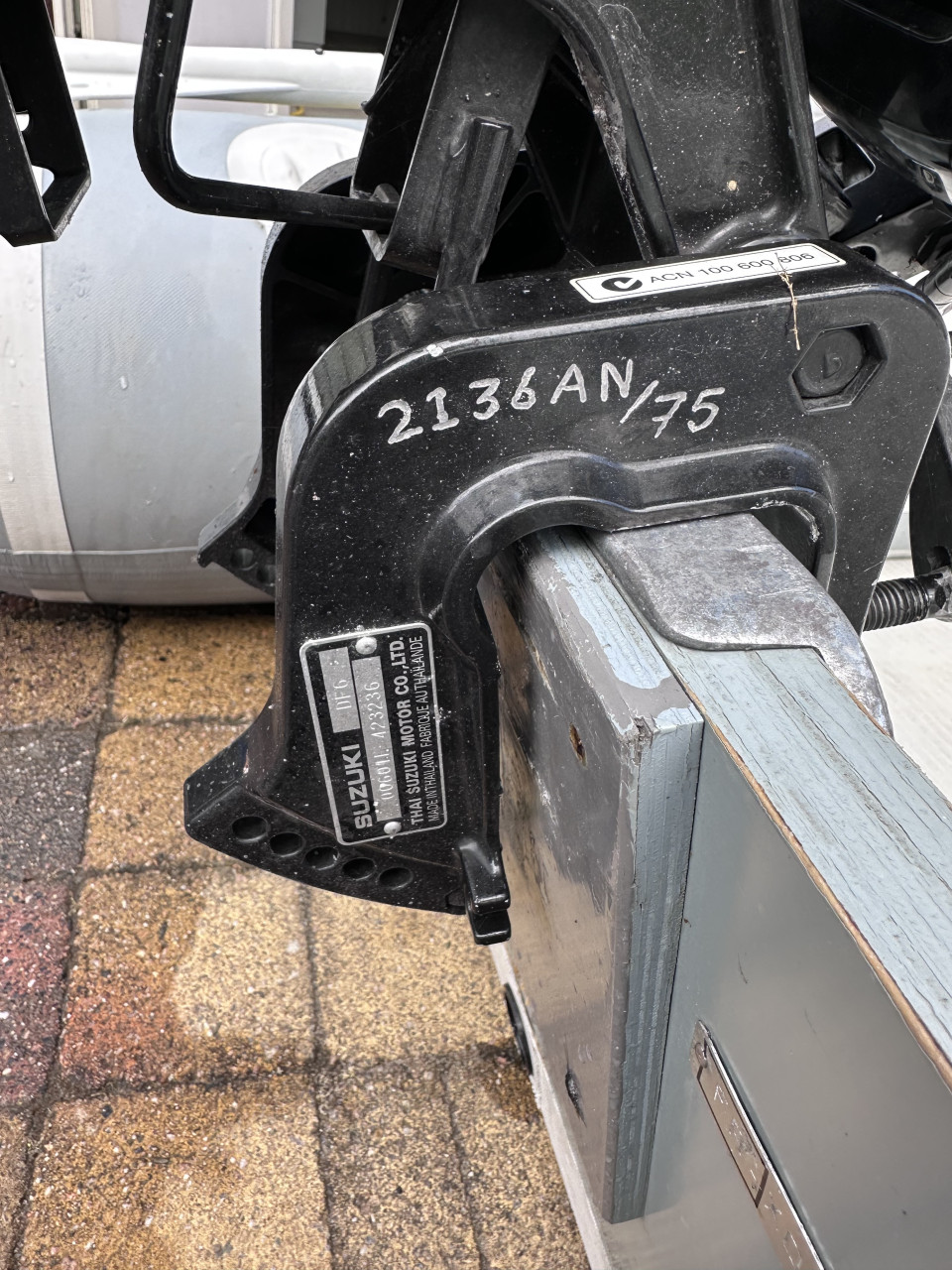 Zodiac boot + 6pk motor