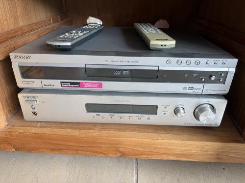 Tuner-versterker en DVD speler van Sony
