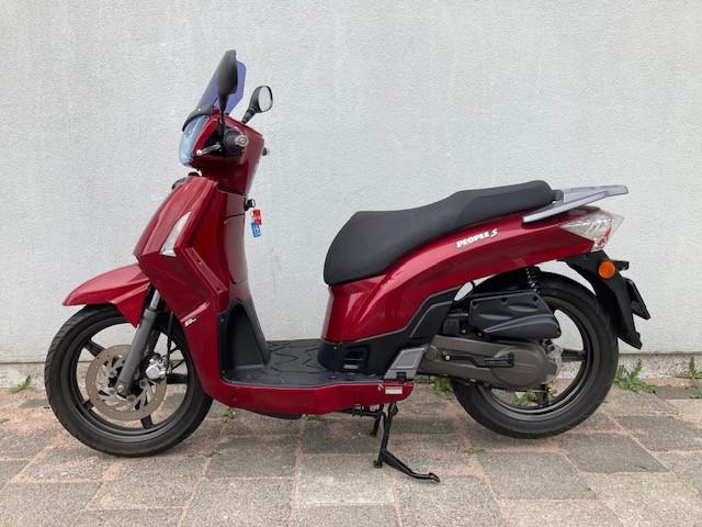 ZEER MOOIE KYMCO PEOPLE S 45 KM BROMSCOOTER MET SLECHTS 2568 KM !!