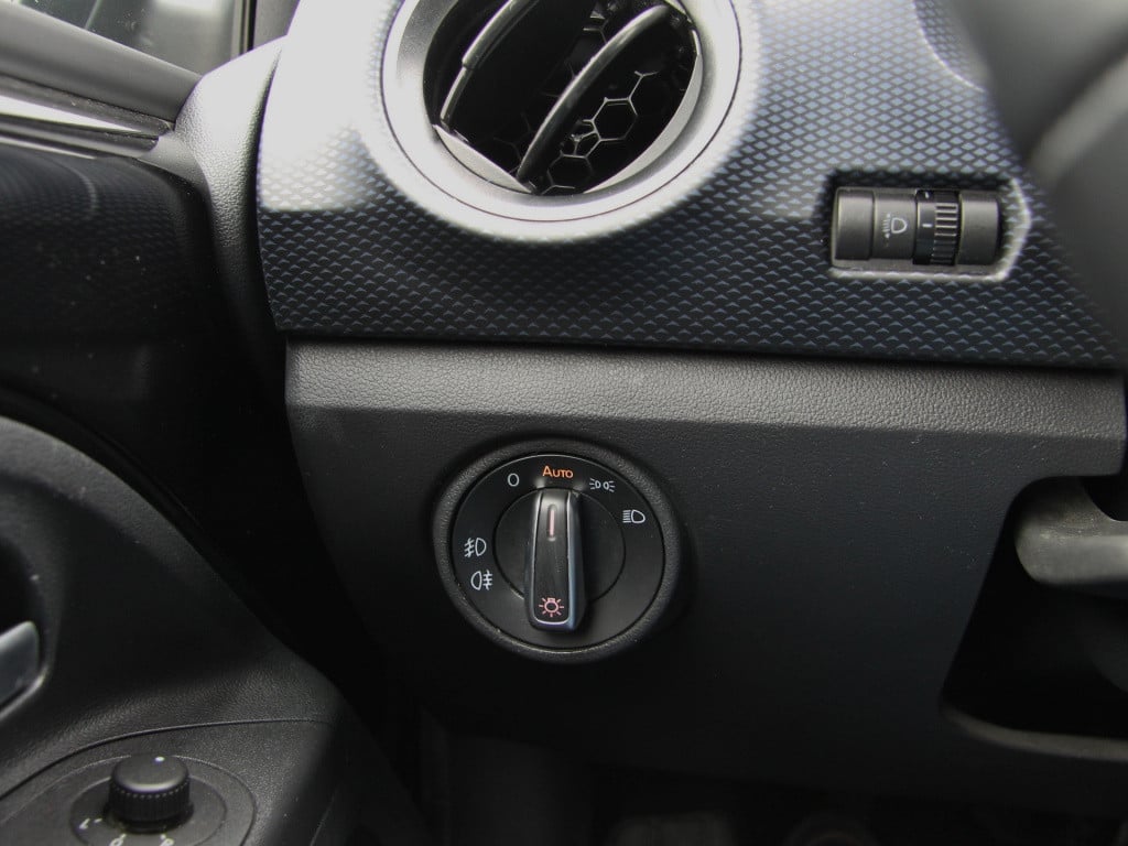 Volkswagen UP! active 5drs. clima | cruise | camera | vol!