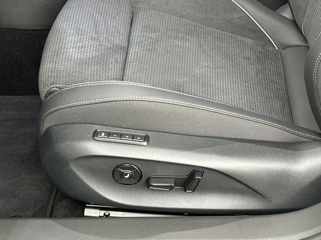 Skoda Superb sportline business 1.5 tsi phev 150 kw / 204 pk co