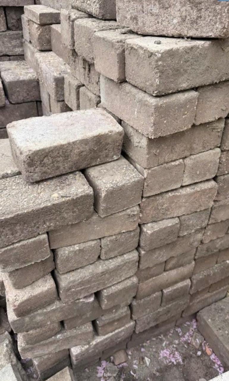 Gratis rode klinkers