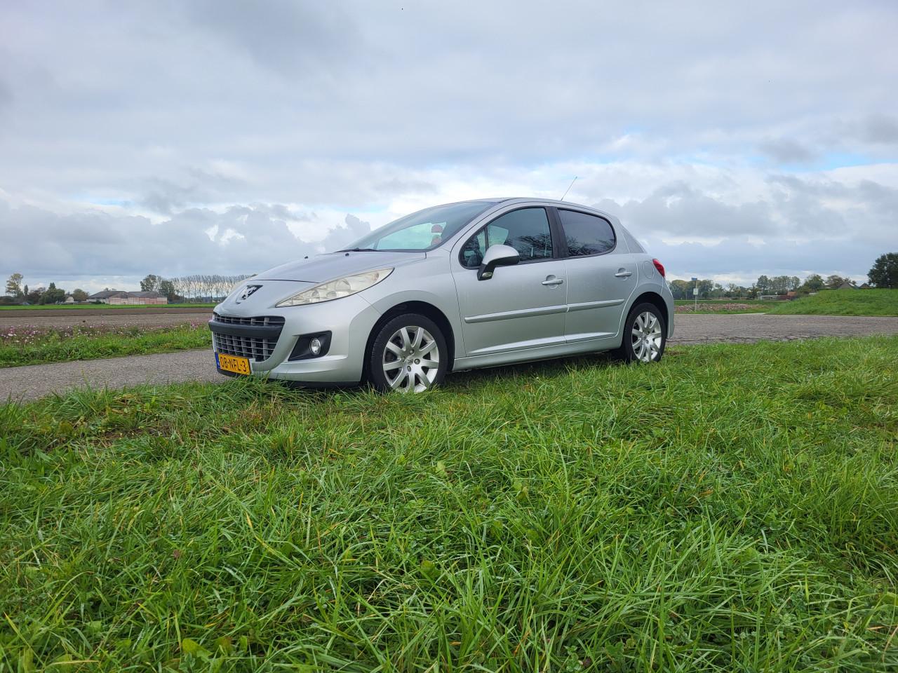 Peugeot 207 1.6 VTi Sportium Uitvoering