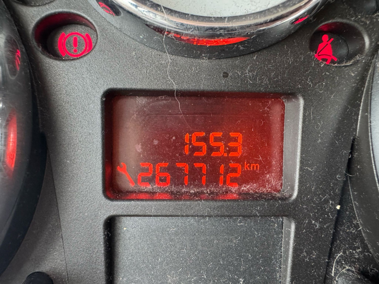 Peugeot 207 bj 2008 1400 euro