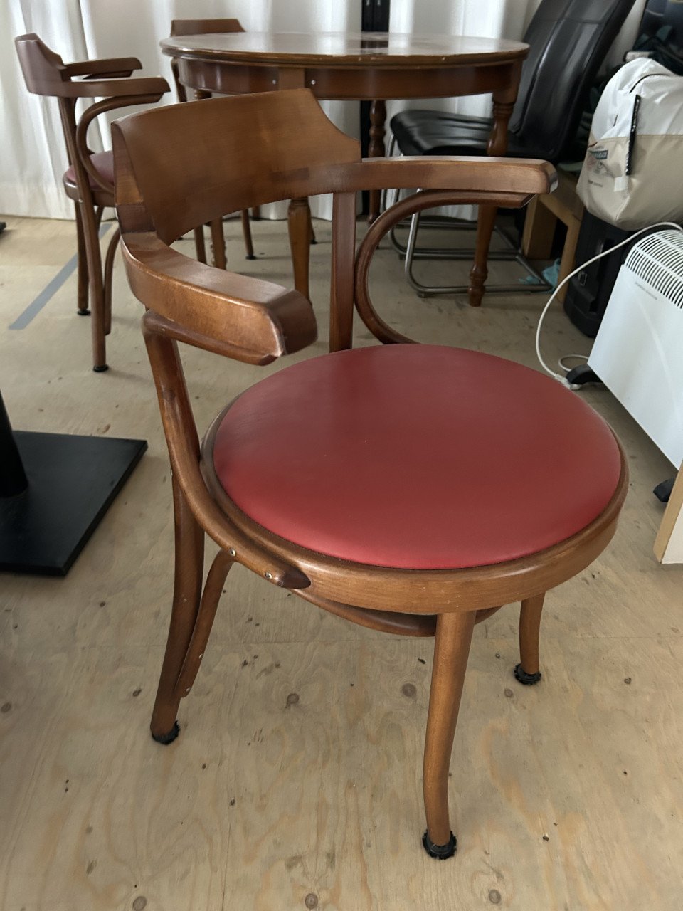 Café tafel met 4 Hutten stoelen