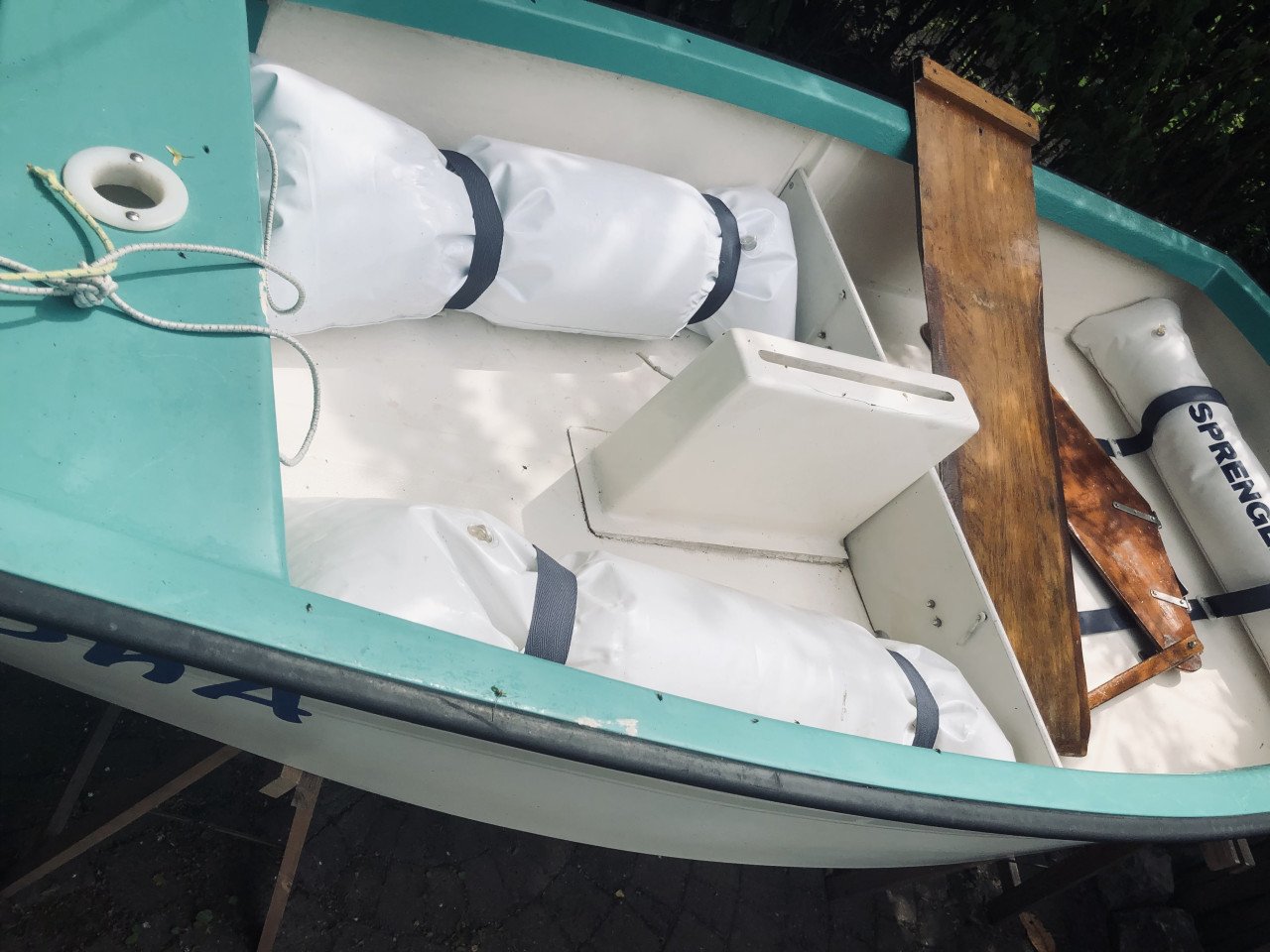 Open zeilboot voor jeugd