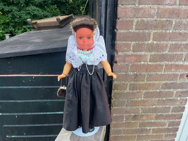 Walcherse Klederdrachtpop, meisje