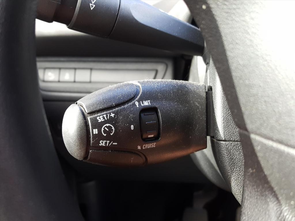 Peugeot 208 1.2 vti 82pk 5d envy navigatie | cruise & climate control | par