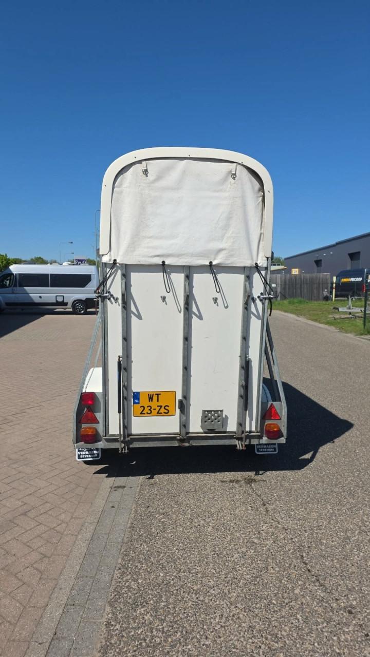 1,5 paardentrailer vol polyester alu bodem