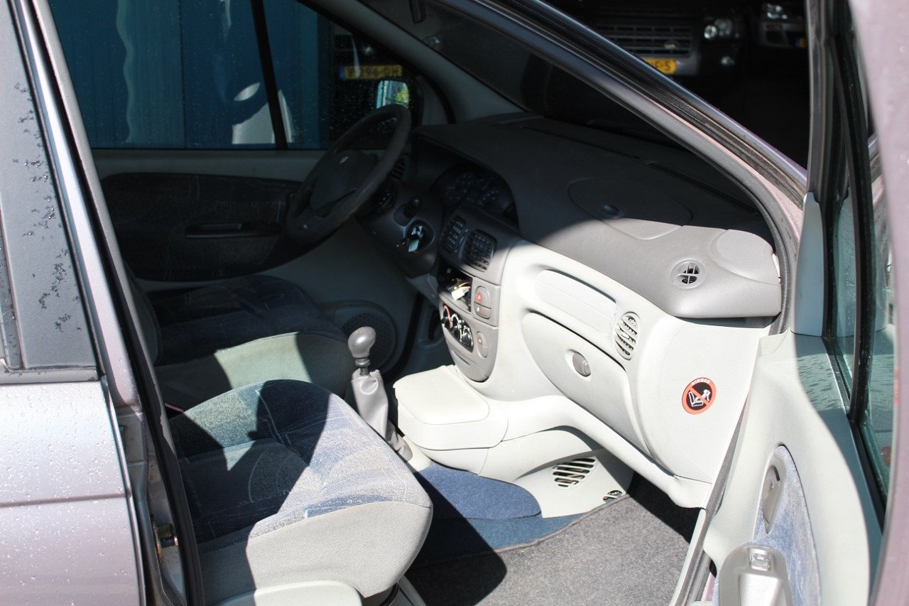 Renault scenic 1.6 16v AIRCO