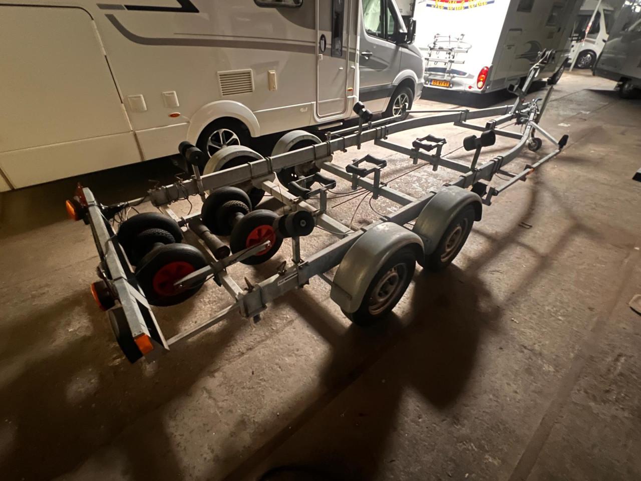 Boottrailer tandemasser kalf trailers 2007