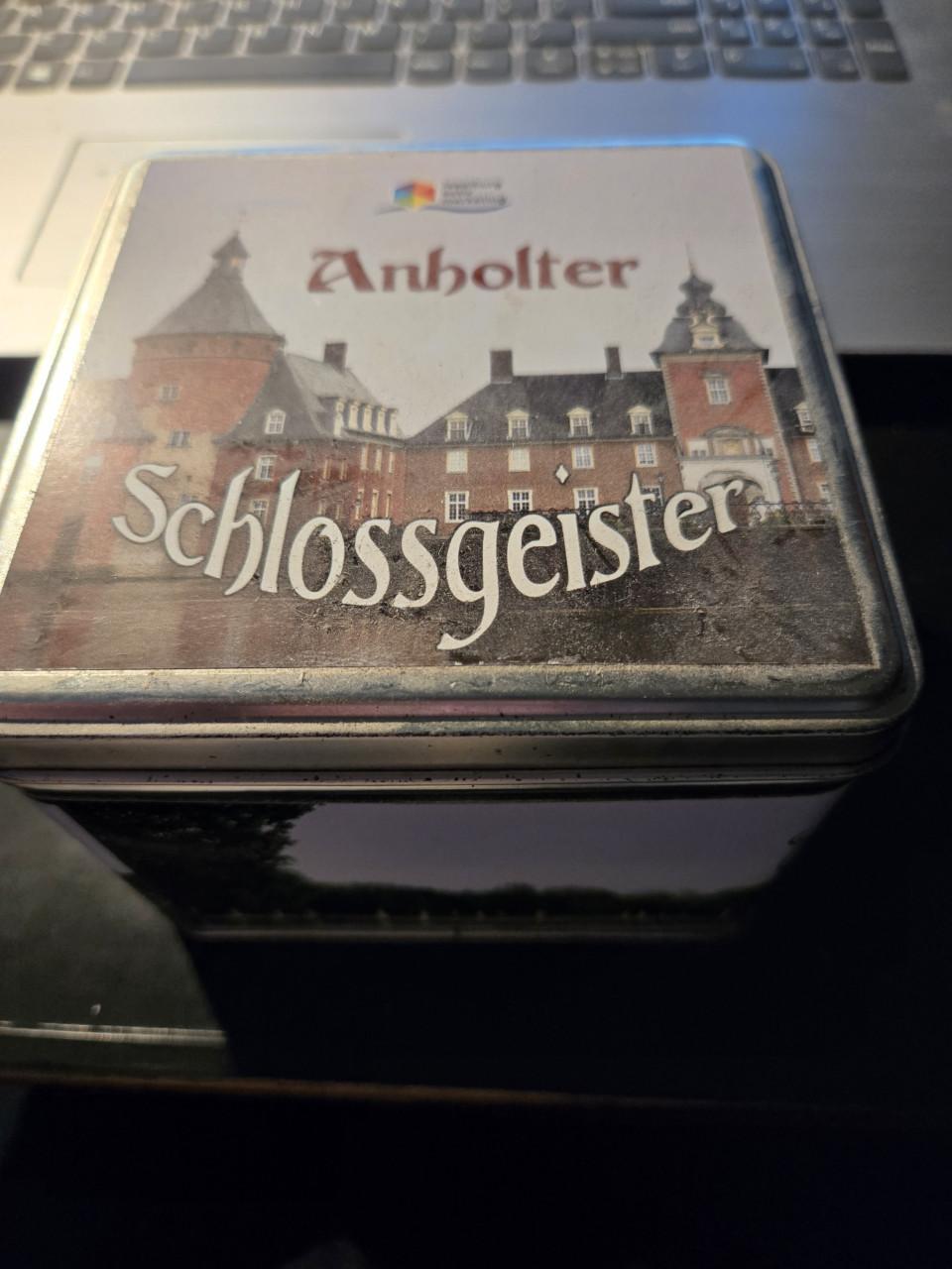 Blik met een afbeelding van Wasserburg Anholt, 11.5x11.5x9 cm