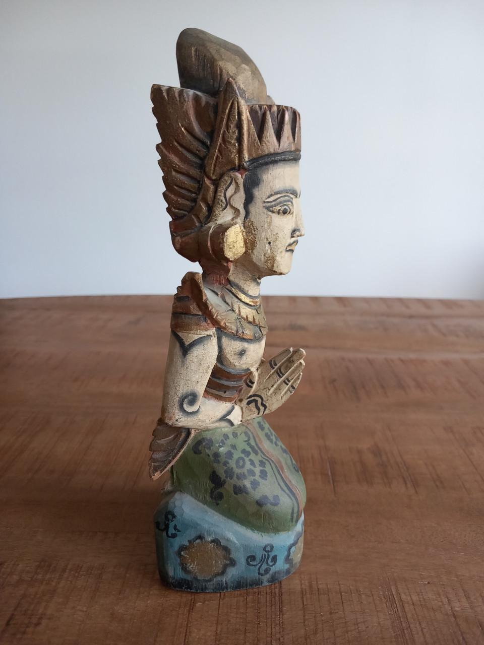 Hout gesneden Aziatisch beeldje