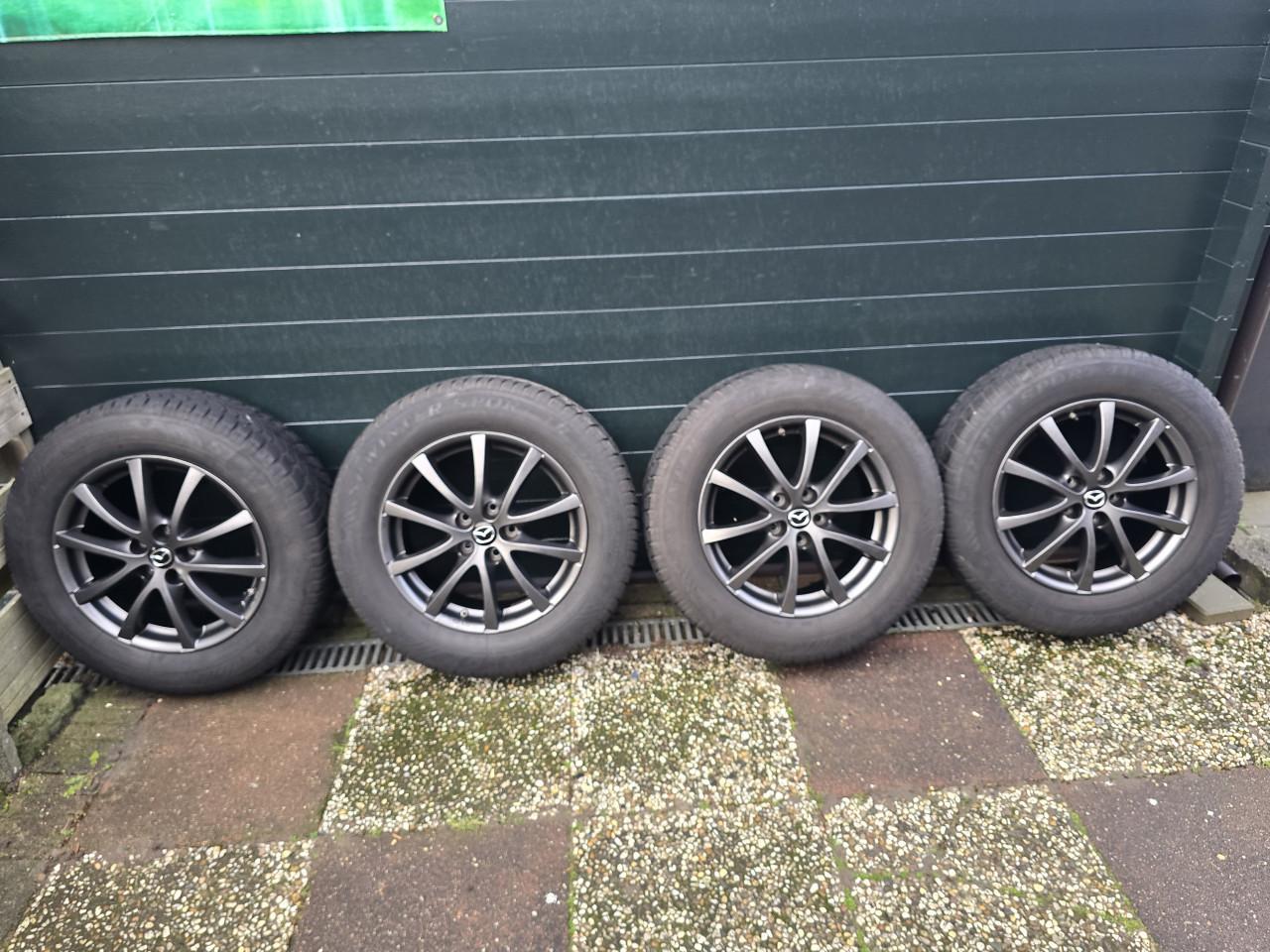 Originele Mazda 17 inch velgen met winterbanden (gebruikt op Mazda CX5)