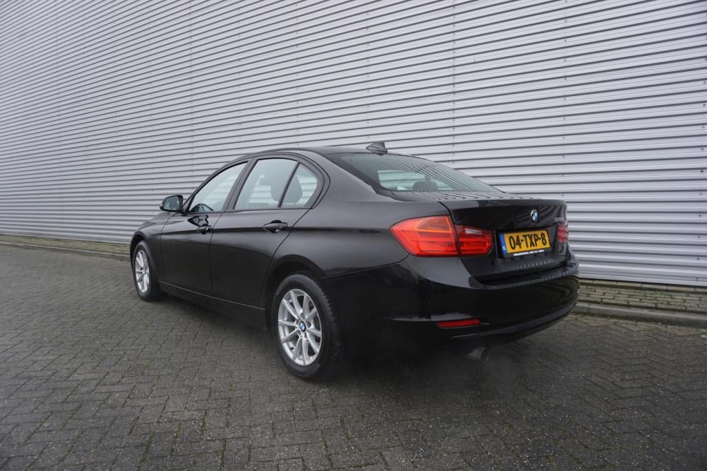 BMW 3-serie 320i automaat - airco / cruise / elektr. ramen / nap