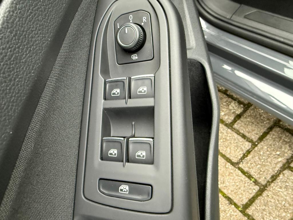 Volkswagen Golf 1.5 etsi style