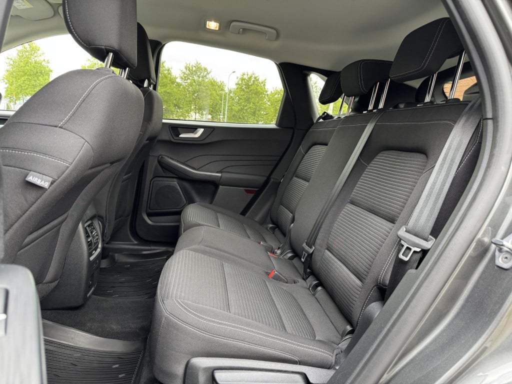 Ford Kuga 2.5 phev titanium trekhaak, nl-auto winter pack