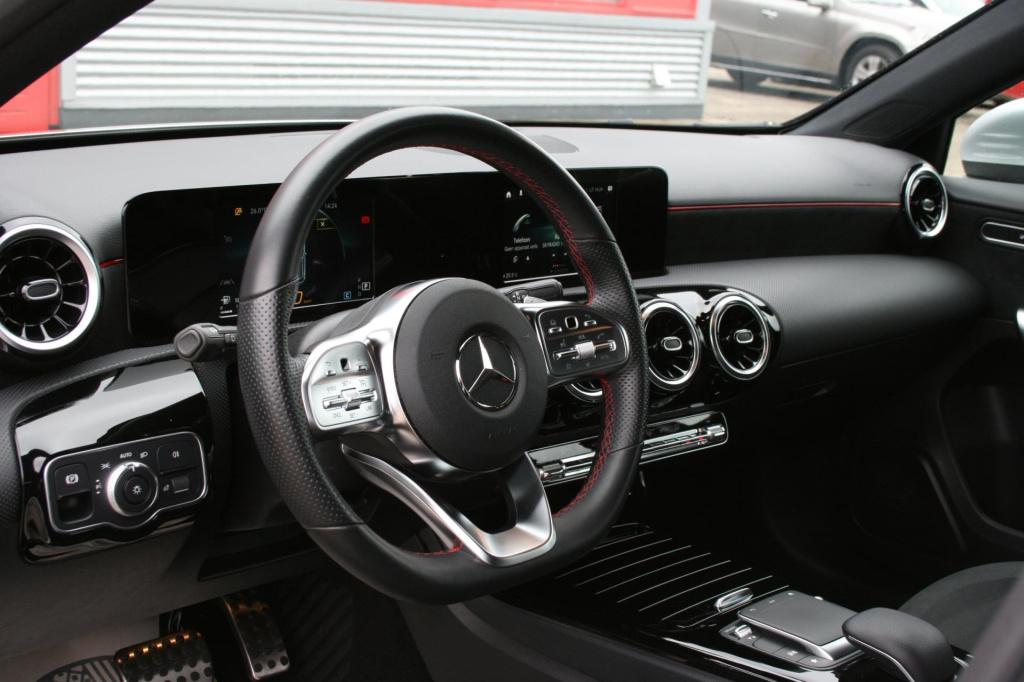 Mercedes-Benz A-Klasse 180 business solution amg