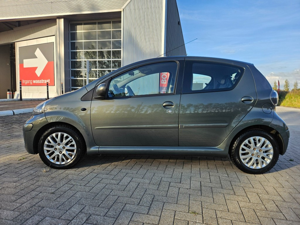 Toyota Aygo 1.0-12v aspir. green / nl auto / nap