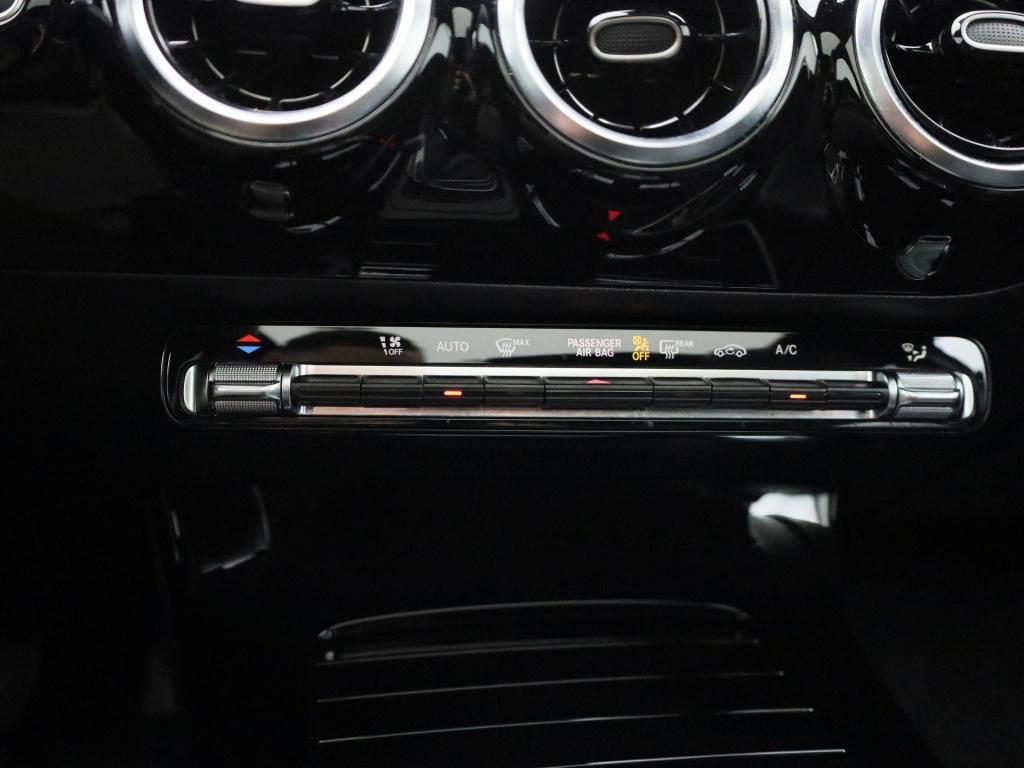 Mercedes-Benz A-Klasse 180 business line | automaat | panorama dak | leder 